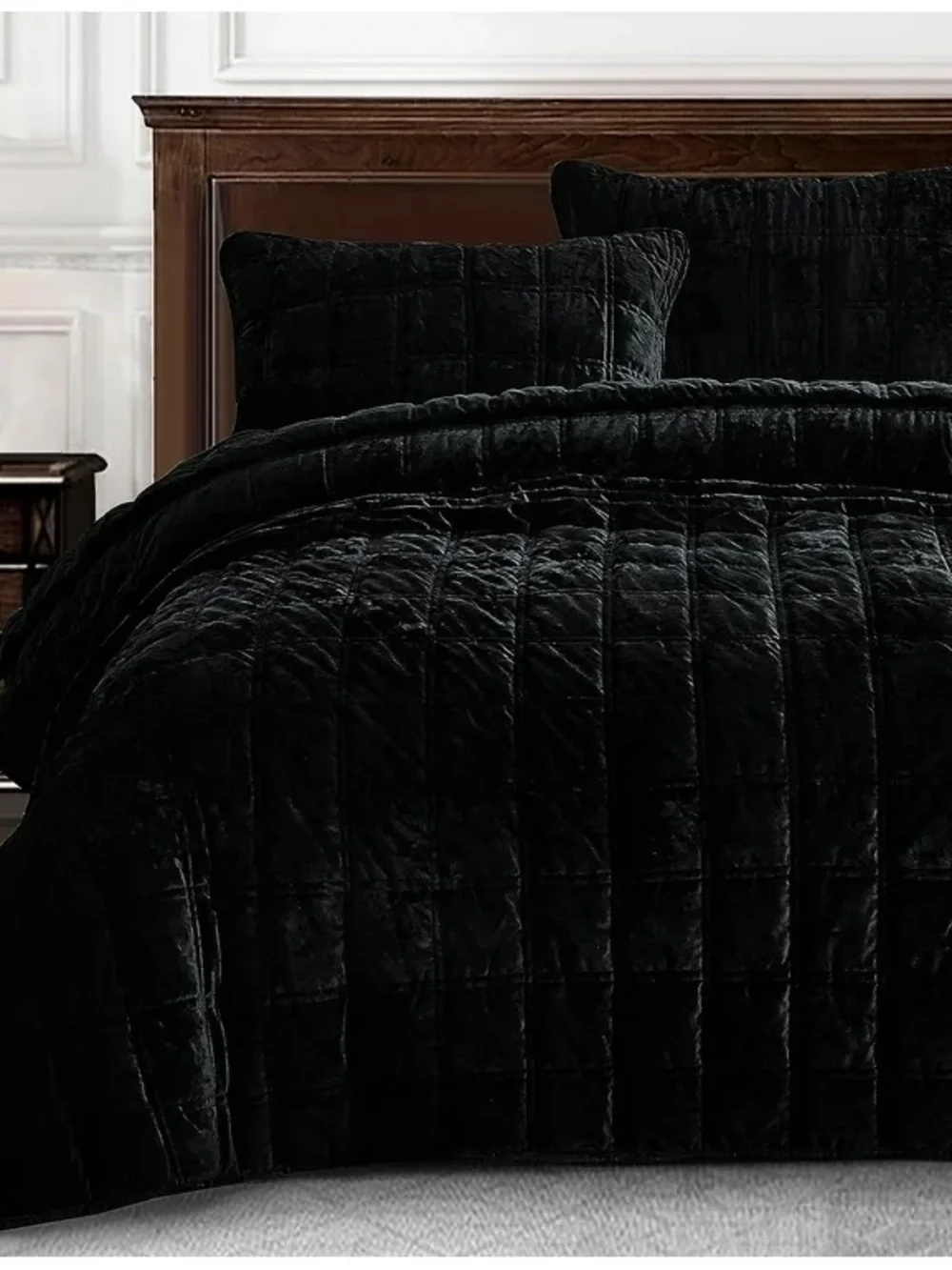 Plush Velvet Quilted Queen 3 piece quilt Set - Black